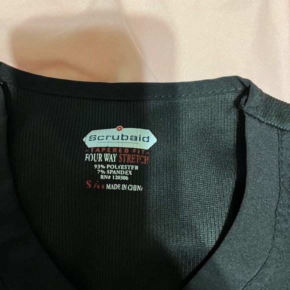 Women’s Scrubs - Picture 16 of 16